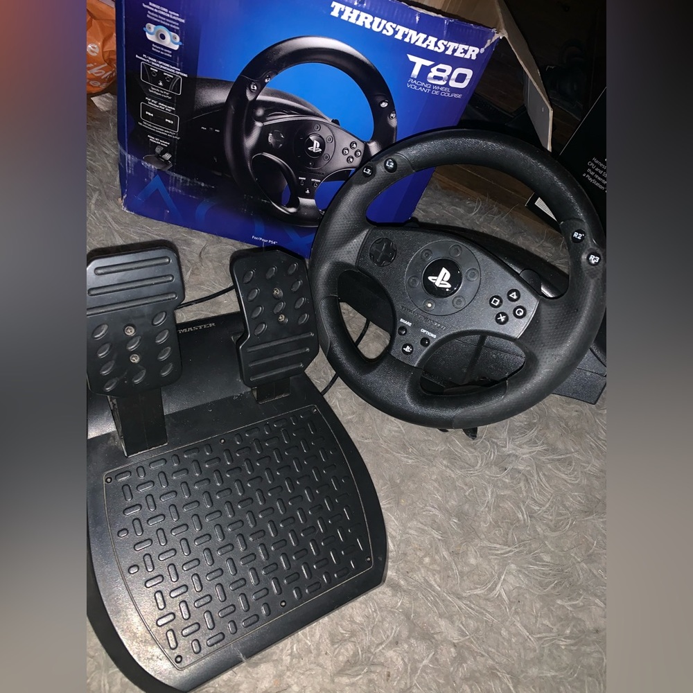 Thrustmaster T80 racing wheel ps4